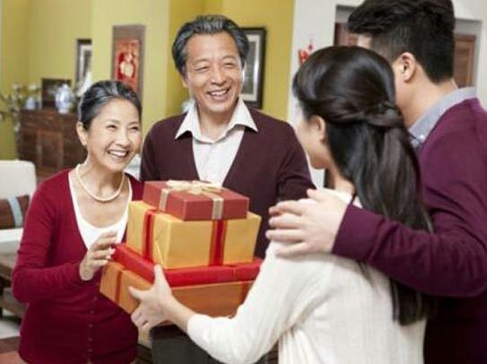 新年送父母最贴心的十件礼物，个个包他们满意