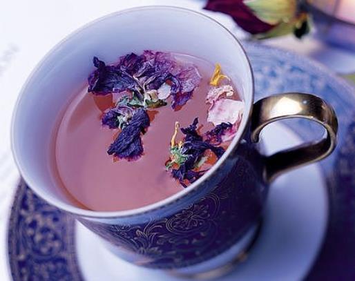 女性经期能喝茶吗，这5种茶能缓解痛经