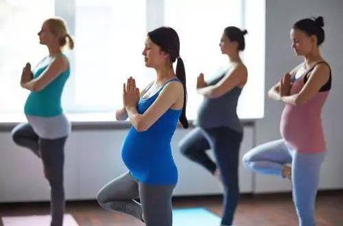 孕婦做瑜伽這么多好處，后悔知道晚了