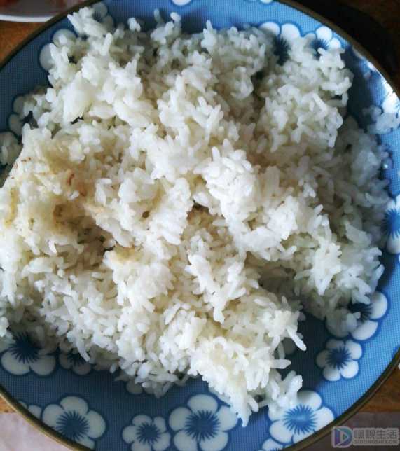 米饭夹生怎么办?(米饭有夹生饭怎么办)