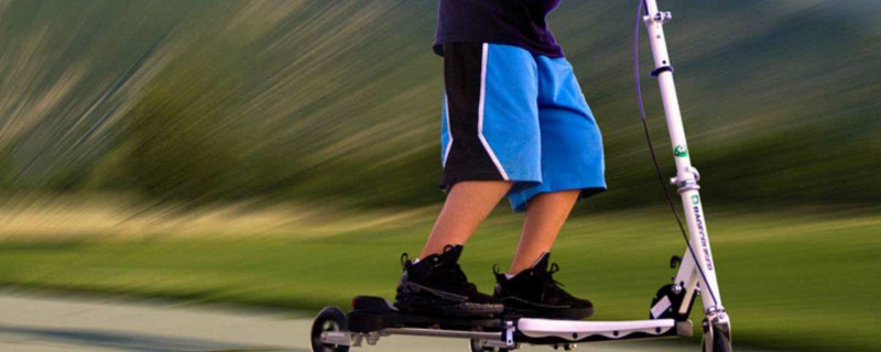 滑板车几岁可以玩(滑板车宝宝一般几岁会玩)