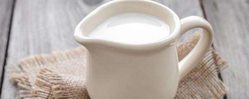 牛奶保质期的长短与什么有关?(牛奶保质期长短有什么区别)