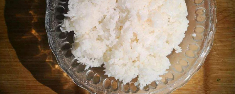 米饭放冰箱两天还能吃吗?(冬天米饭放冰箱两天还能吃吗)