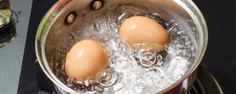 电饭锅煮鸡蛋需要多长时间能熟(电饭锅蒸煮鸡蛋需要多长时间)