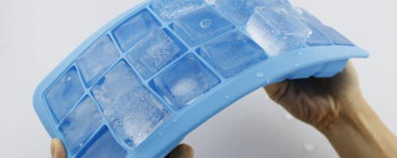 硅胶冰格有异味(冻冰块用硅胶有味道怎么去除)