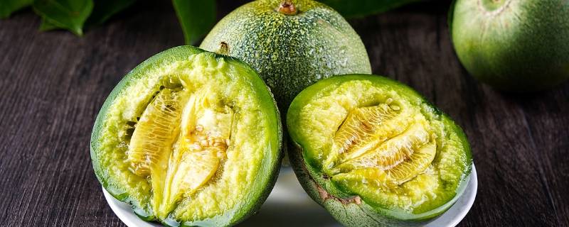 像西瓜的小瓜是什么瓜 葫芦科(像西瓜的小瓜是什么瓜籽是绿色)