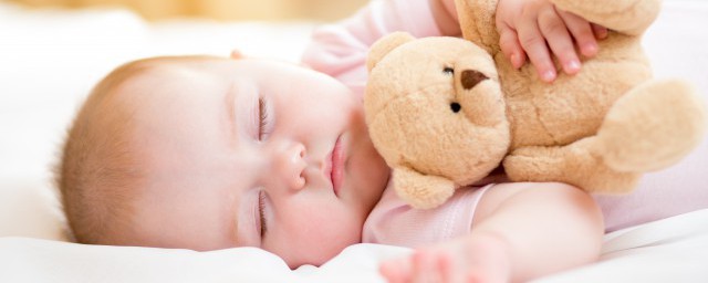 宝宝睡觉前一定要吃奶怎么办,孩子睡前吃奶好不好