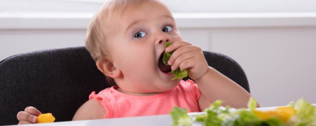 孩子爱吃的白菜做法(小白菜怎么做适合小孩吃)