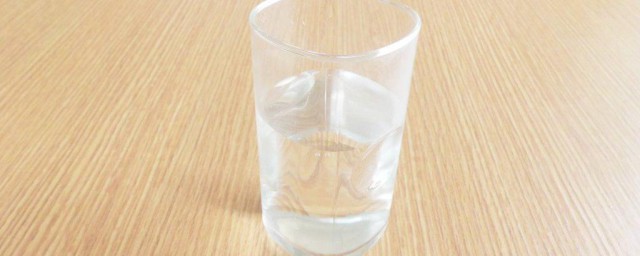 一纸杯水大约有多少毫升几杯水大约是一升(一纸杯水大约有多少毫升多少斤)