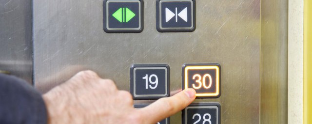 液压电梯和曳引电梯哪个更安全区别(液压式电梯和曳引电梯哪个好)