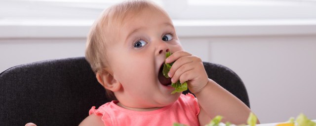 寶寶八個月不愛吃輔食怎么辦 寶寶八個多月了不愛吃輔食怎么辦