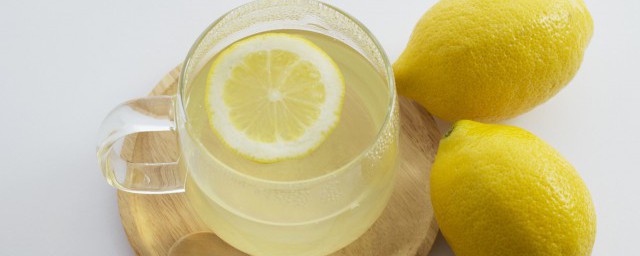 柠檬蜂蜜水的正确做法(柠檬蜂蜜水怎么做)