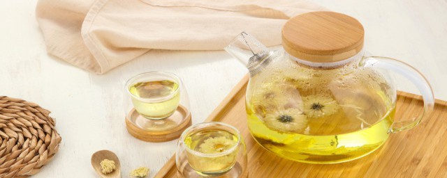 菊花茶与枸杞泡水的功效 菊花茶与枸杞泡水有哪些功效